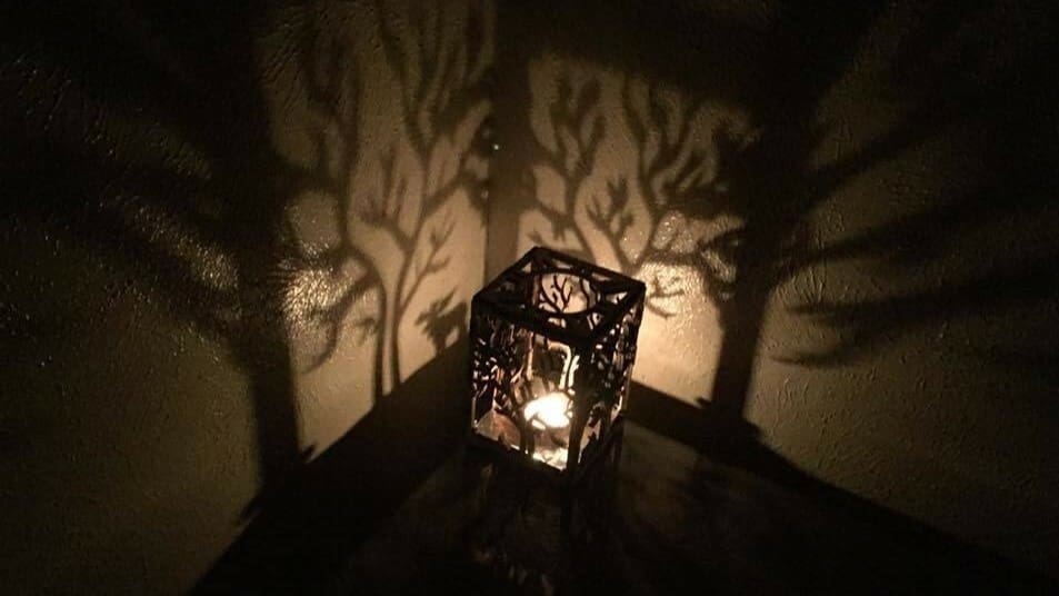 A play of shadows