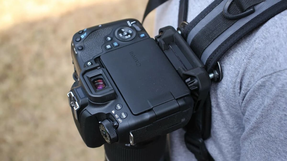 The lock can be attached to a shoulder strap