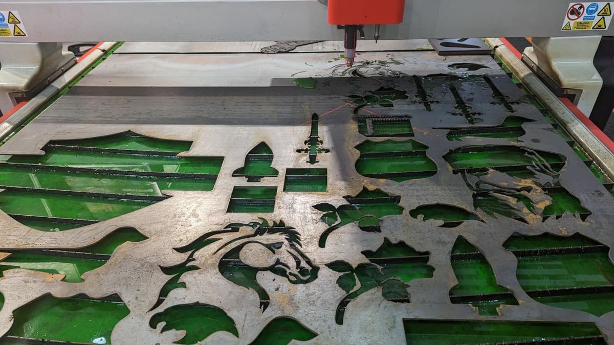 Plasma cutter with a water table