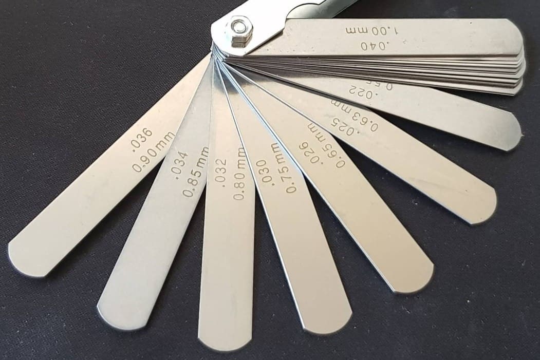 Some makers prefer feeler gauges to paper