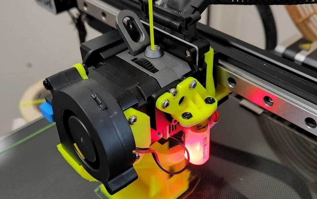 The Creality Sprite Pro comes with a fan and a powerful stepper motor