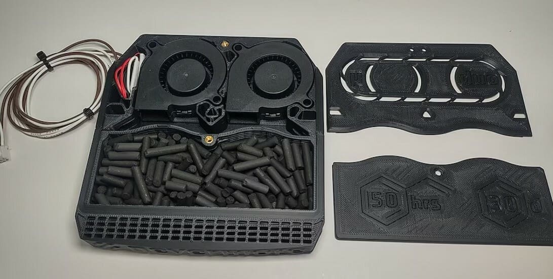 A peak inside a Nevermore V5 Duo