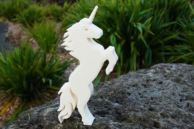 This print balances on its tail and hind legs