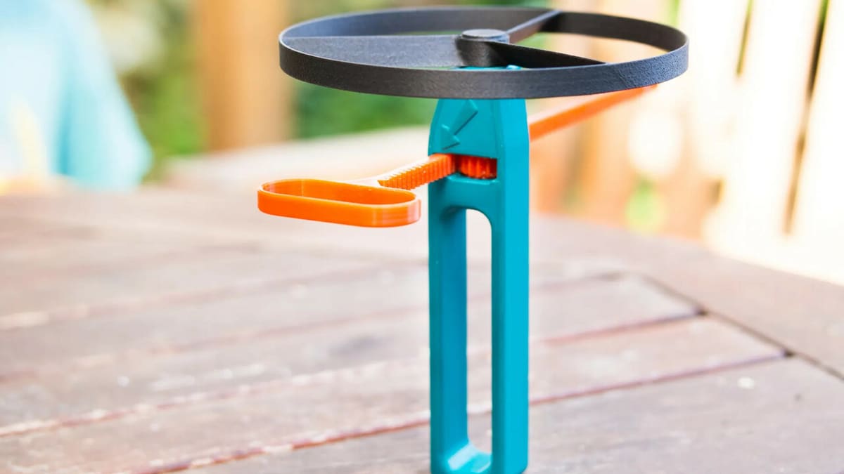 A smooth, low-layer propeller flies better.