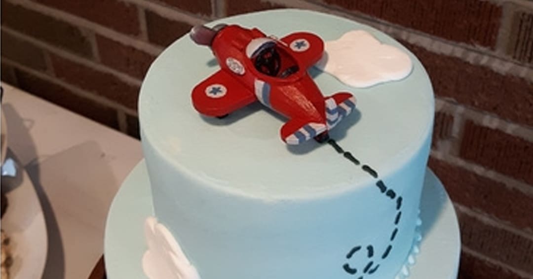 Emergency land on the cake