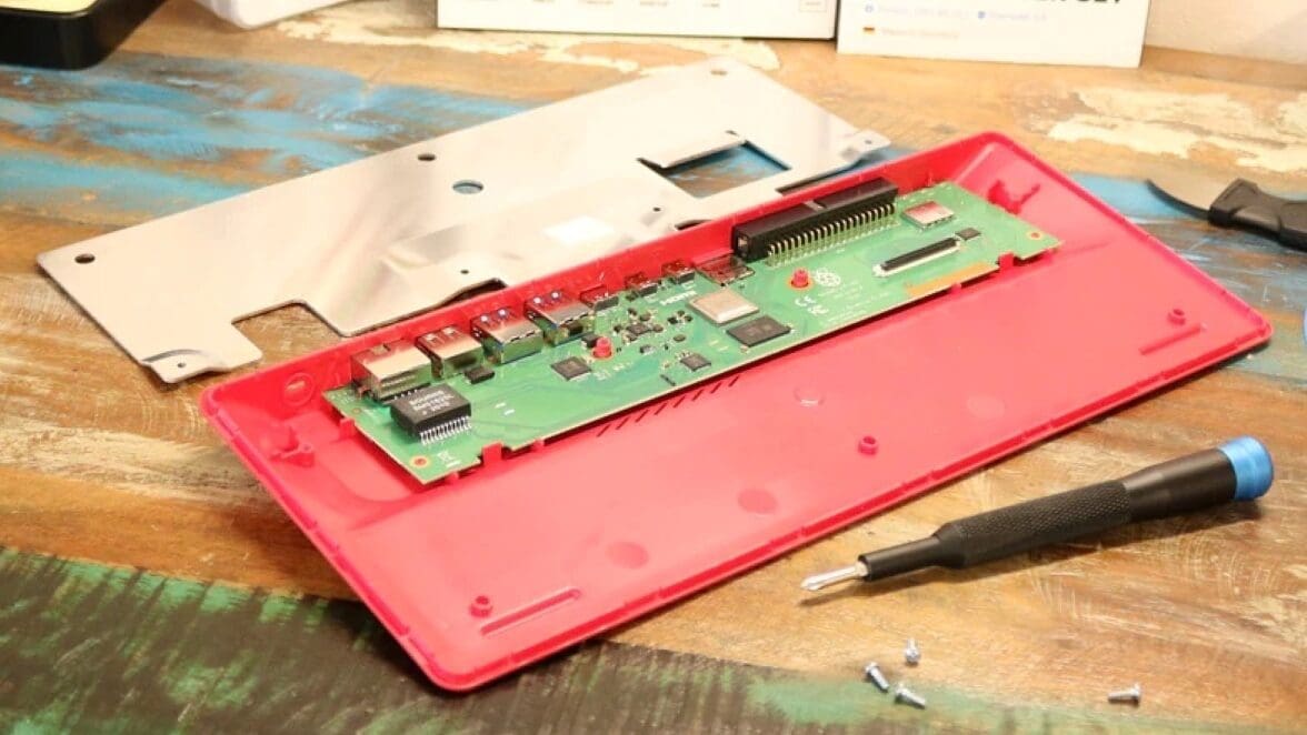 The Raspberry Pi 400 under the hood