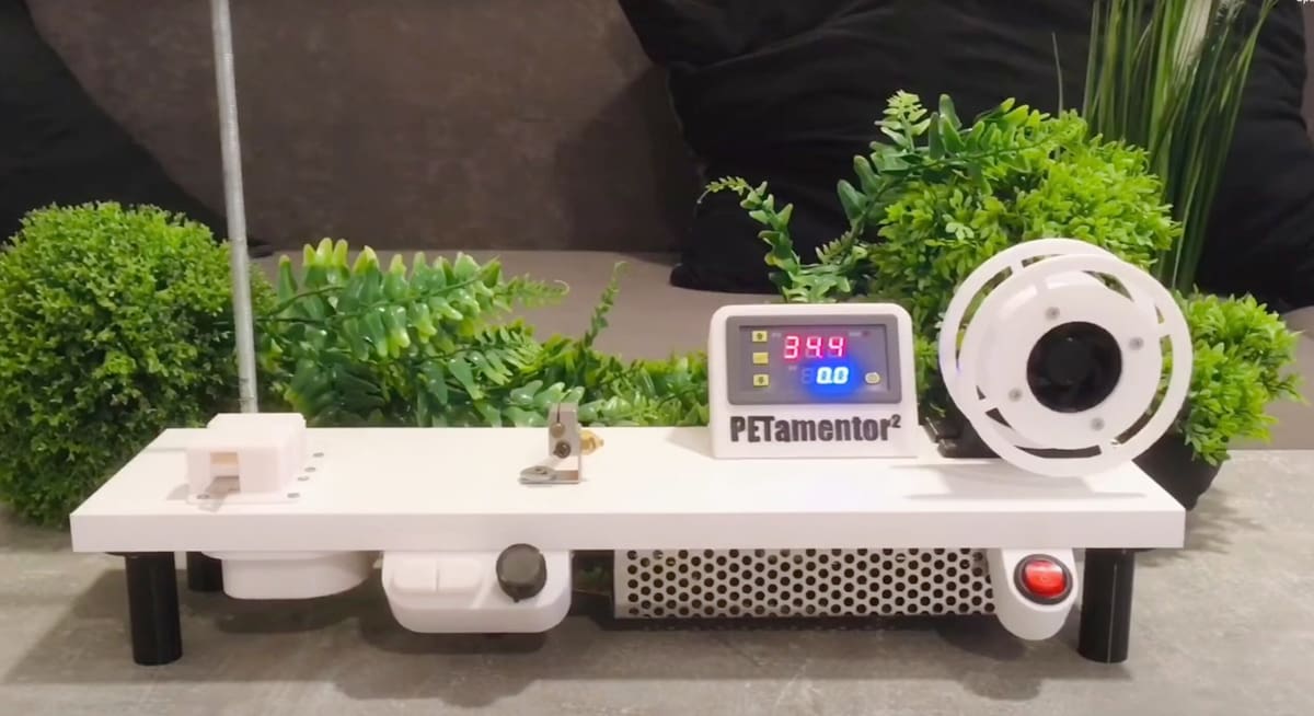 Foto de Projetos para impressora 3D: coisas para imprimir em 3D: Fabricante de filamentos PET