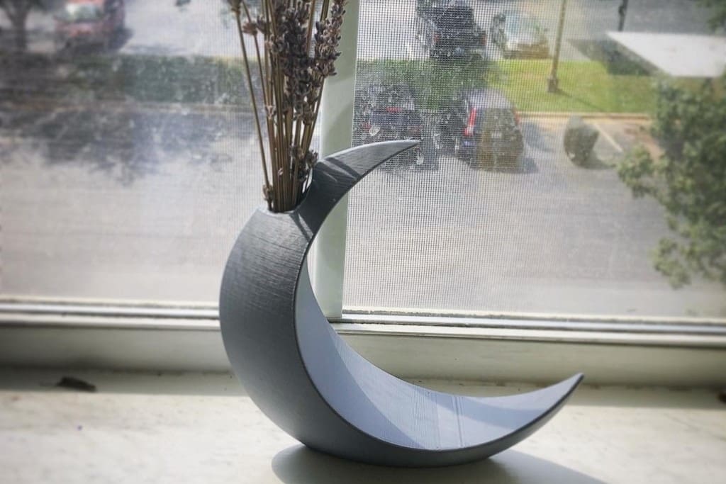 Image of: 5. Minimalist Vase