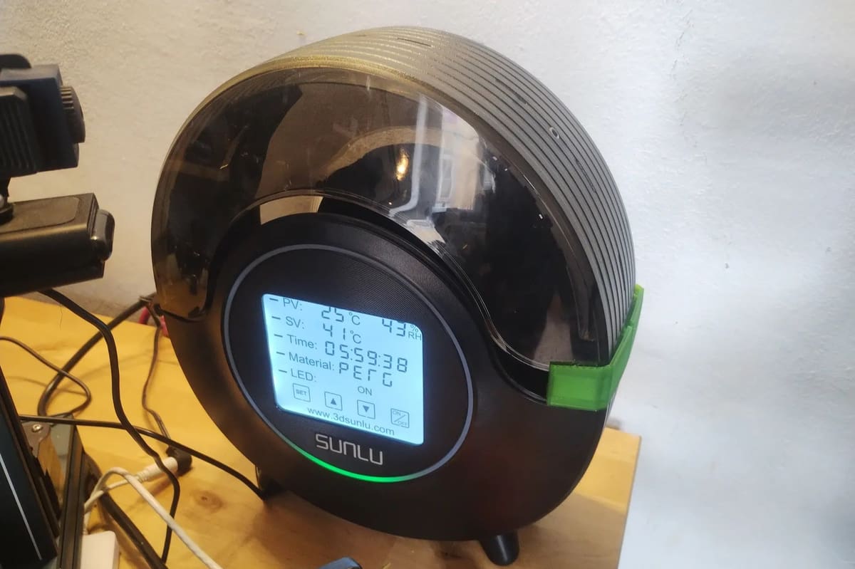 Image of: <span class="link" data-action="modal-open" data-modal-ajax="/en/product-overlay/283032/limit/0/">Sunlu FilaDryer S2</span>