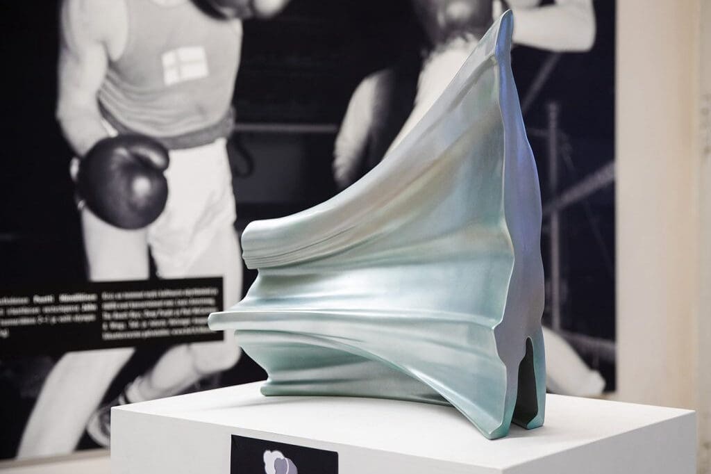 A fine piece that transforms when viewed in augmented reality