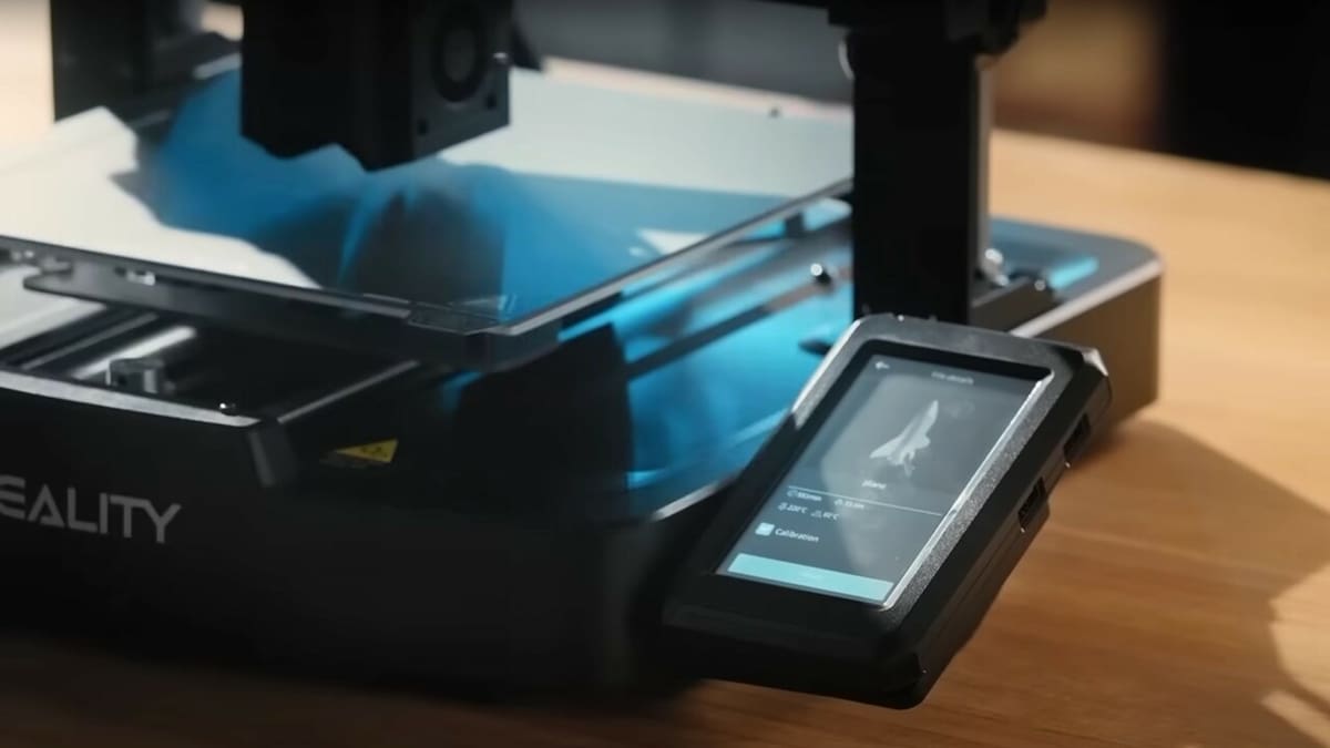 The KE comes with a touchscreen; we wish the SE had one, too