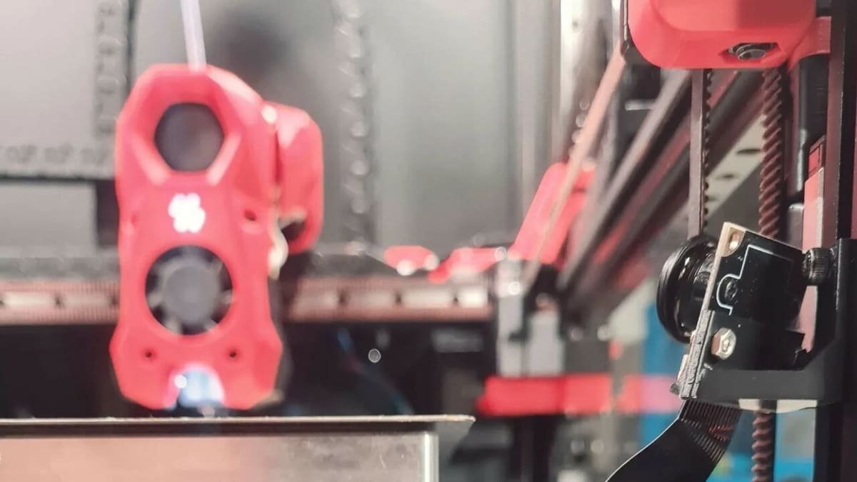 Keep an eye on your prints without adding weight to the gantry