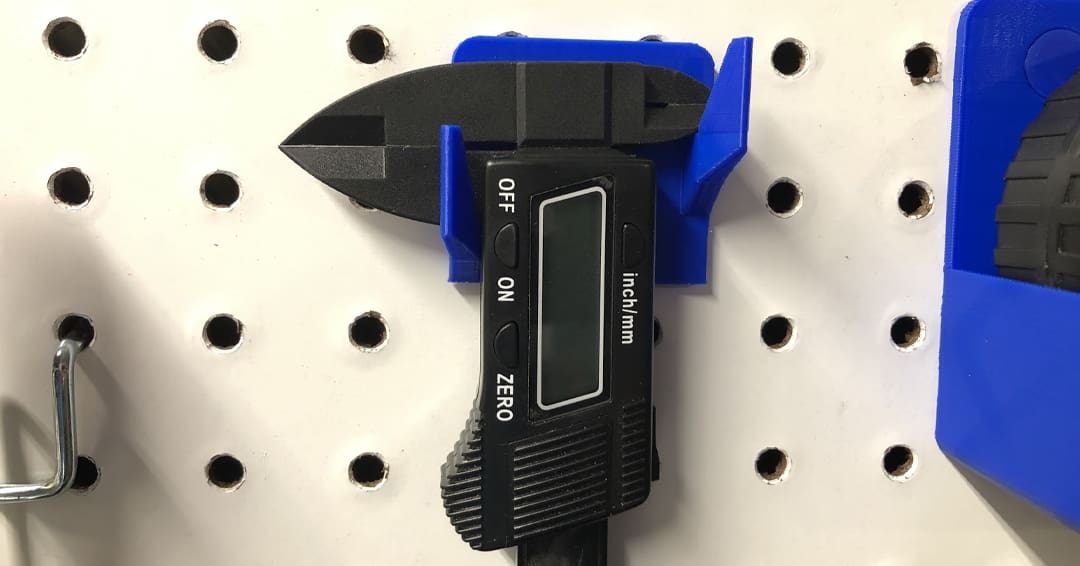 How do you measure a caliper?