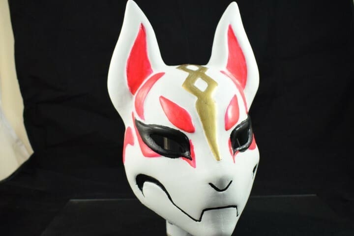 Transform into a mystical fox with the Kitsune Drift Mask