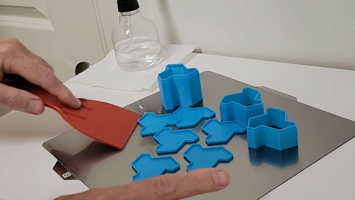 The prints slide right off