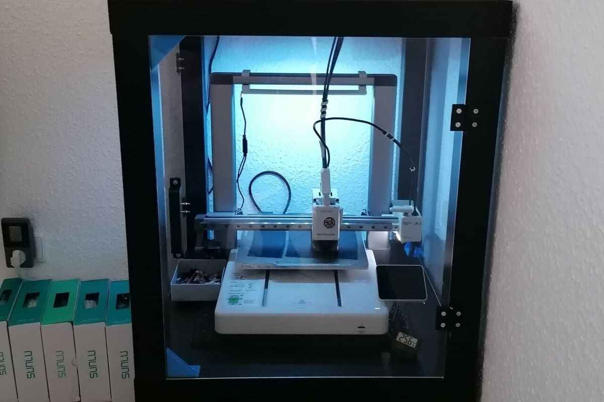 A classic enclosure with plenty of room to customize