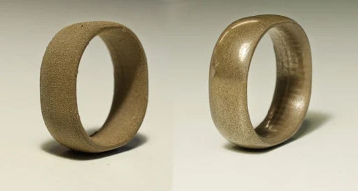 Before and after polishing a ring printed in ColorFabb bronzeFill filament