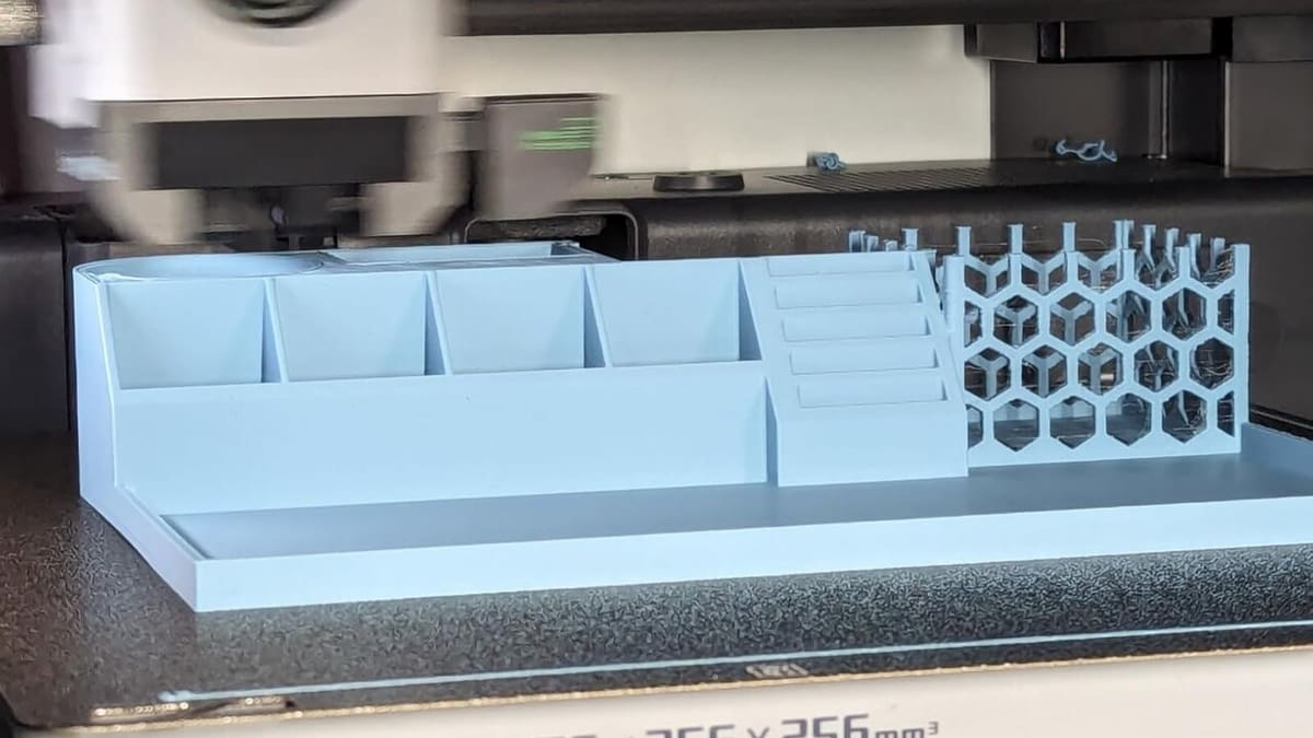 Sturdy desk organization, just a print away
