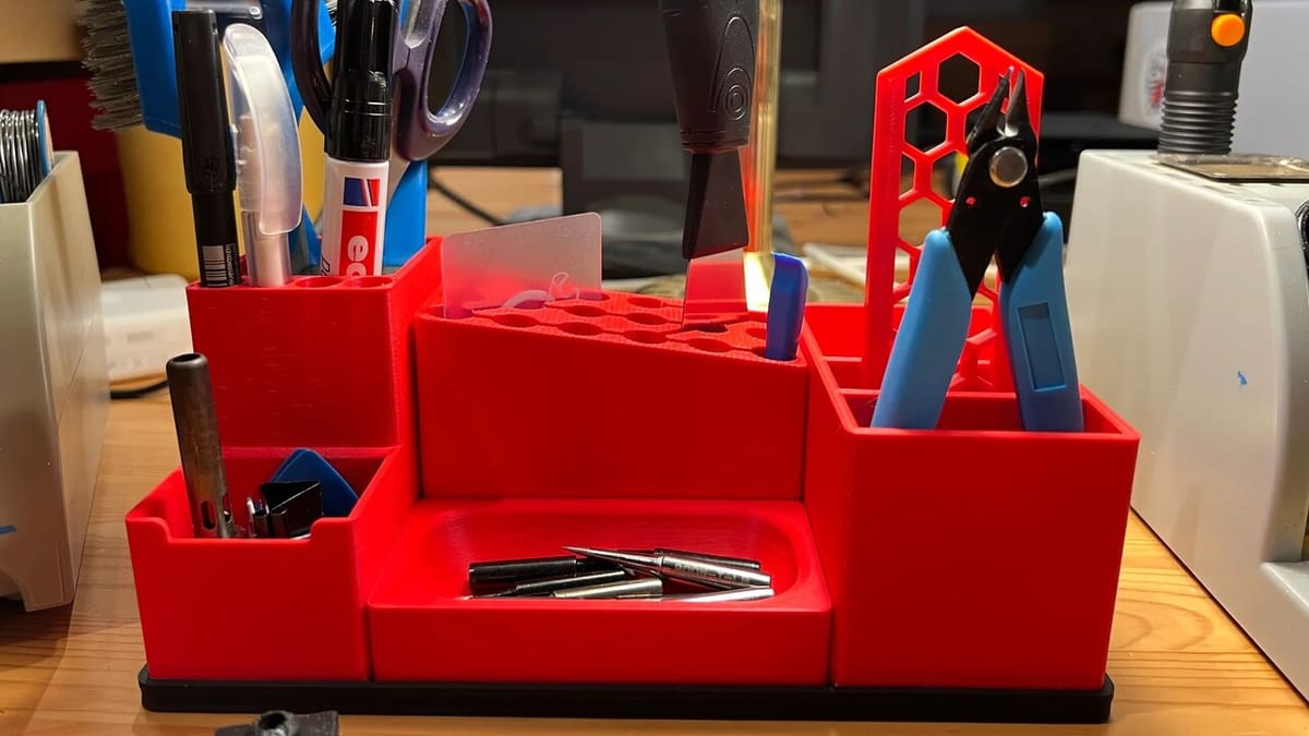 Quickly adapt your organizer to any new desk setup