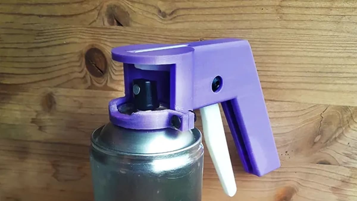 An ergonomic handle for your spray can