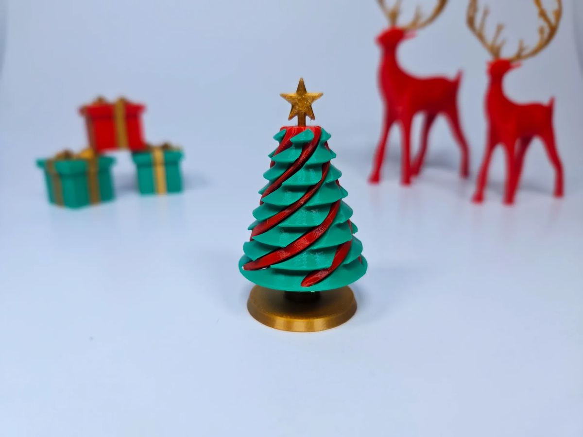 Image of Daily Advent Toy 3D Prints: Impossible Passthrough Christmas Tree