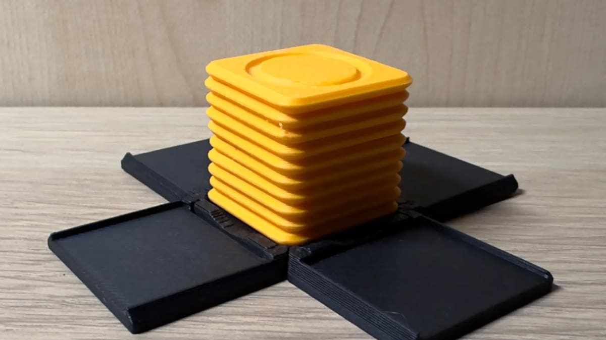 Image of Daily Advent Toy 3D Prints: Compact TicTacToe