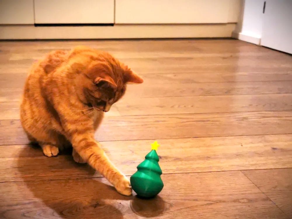 Image of Daily Advent Toy 3D Prints: Tiny Christmas Tree Cat Toy