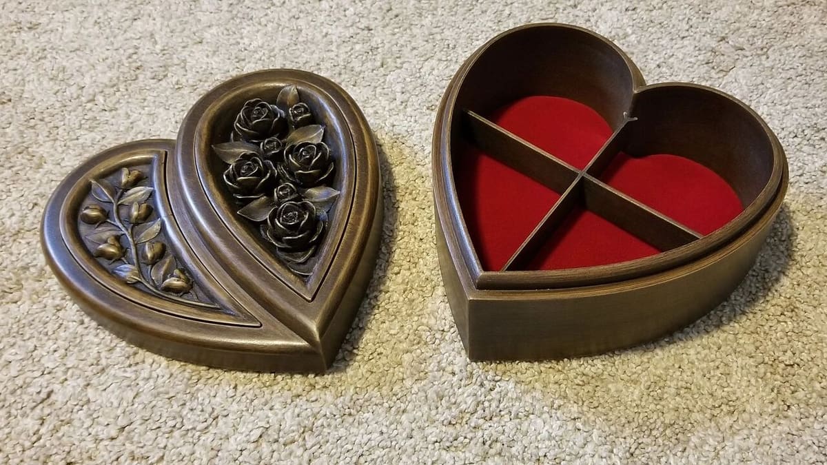 Perfect for putting on your earrings before sleep