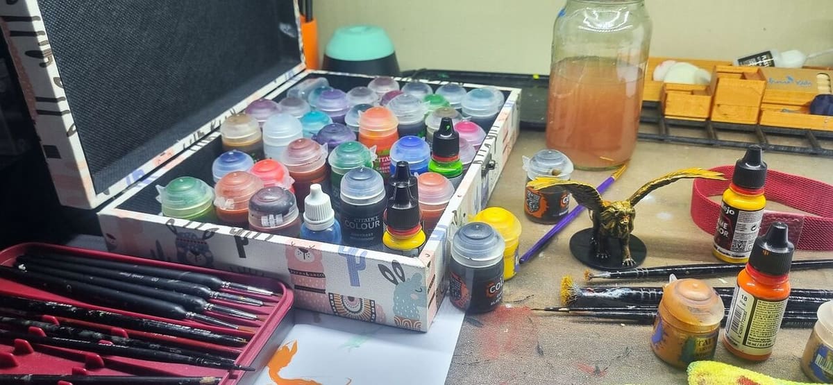 A painting desk