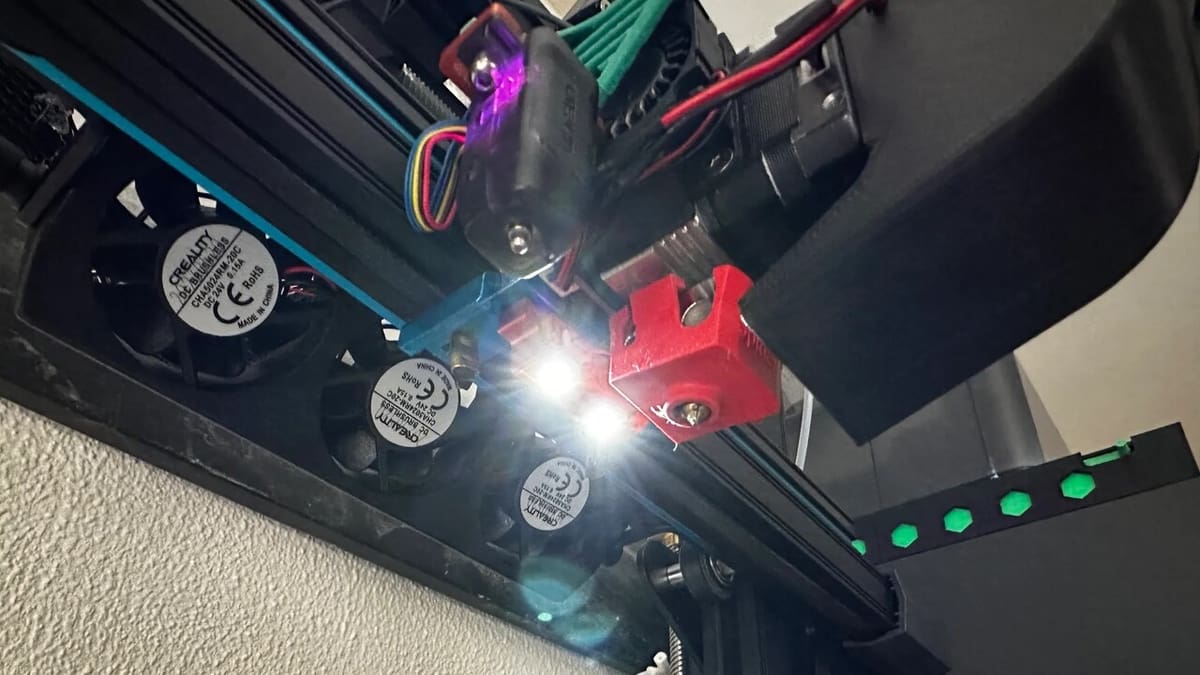 Printhead lights illuminate the layer your nozzle is working on