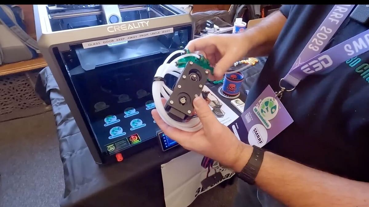 Bill Steele, the founder of 3D Chameleon, demonstrating how it works at SMRRF 2023