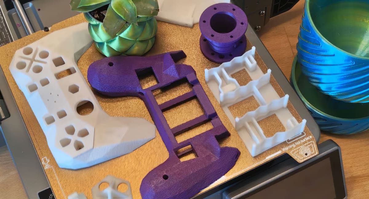 Image of Creality Hi vs Creality Ender 3 V3: Should You Upgrade?: Should You Upgrade?