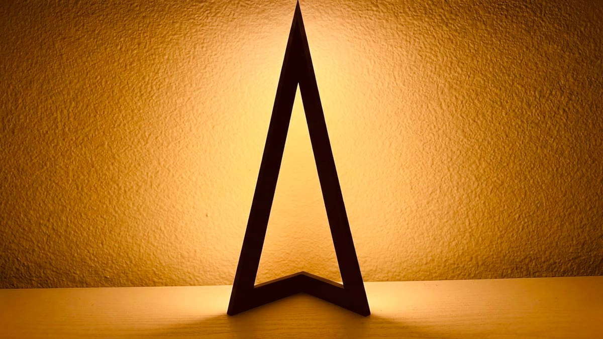 Imagen de Cosas para imprimir en 3D / Ideas para imprimir en 3D: Lámpara de esquina para escritorio