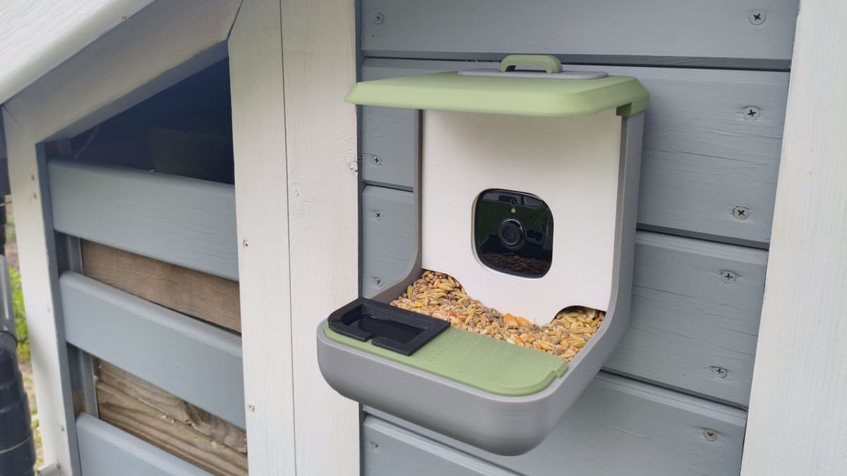 Image of Cool Things to 3D Print: Bird Feeder with Wifi Camera