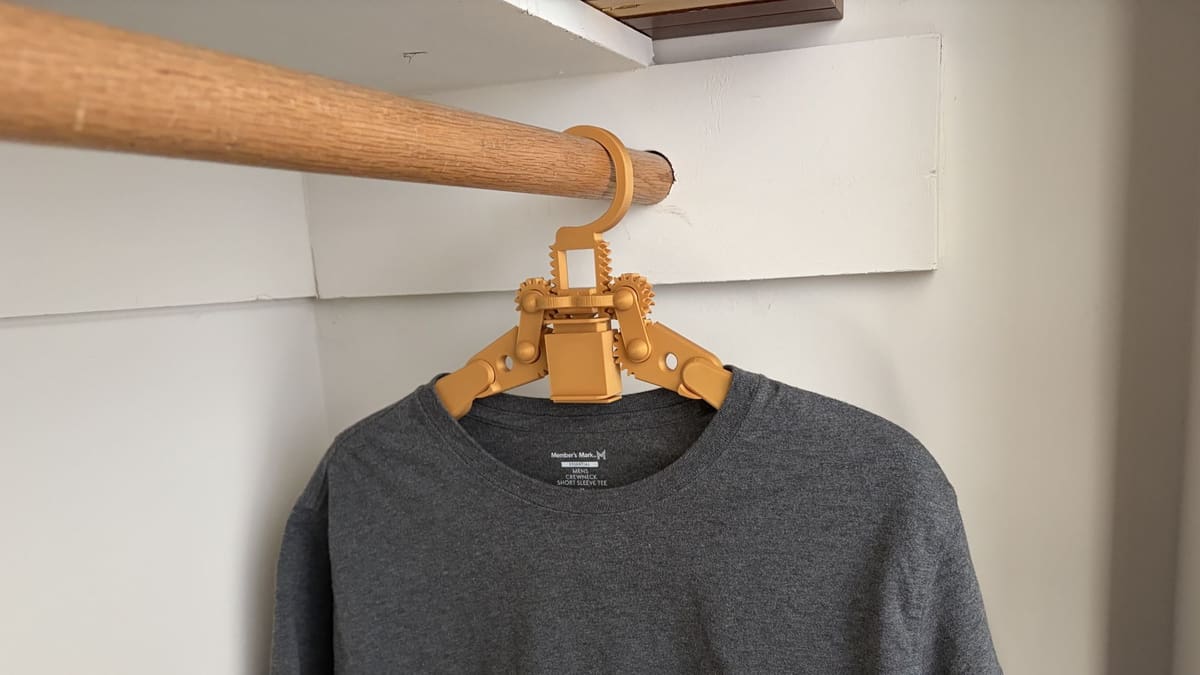 Image of Cool Things to 3D Print: Easy Release Clothes Hanger